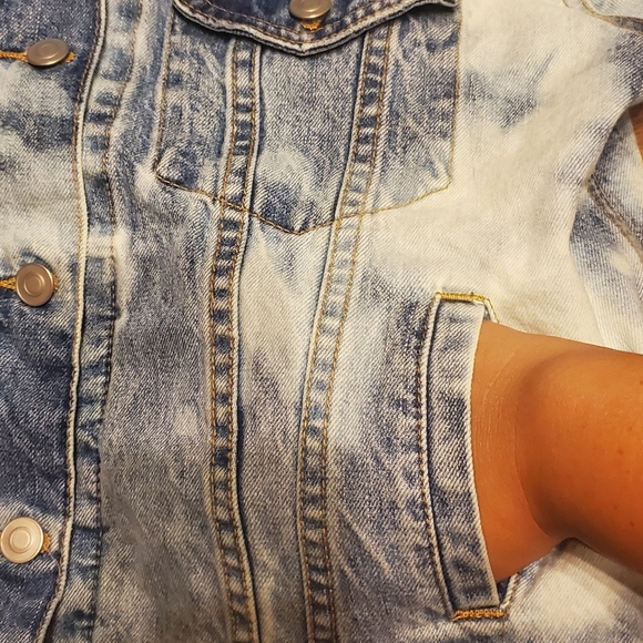 Unveil Bleach Washed Jean Jacket - Picture 8 of 16